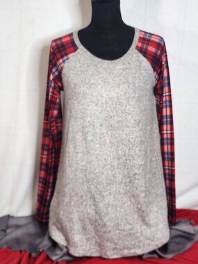 Reb. In J. 220 Grey Black Heather with Red Blue Plaid LS Poly Span Top Size M